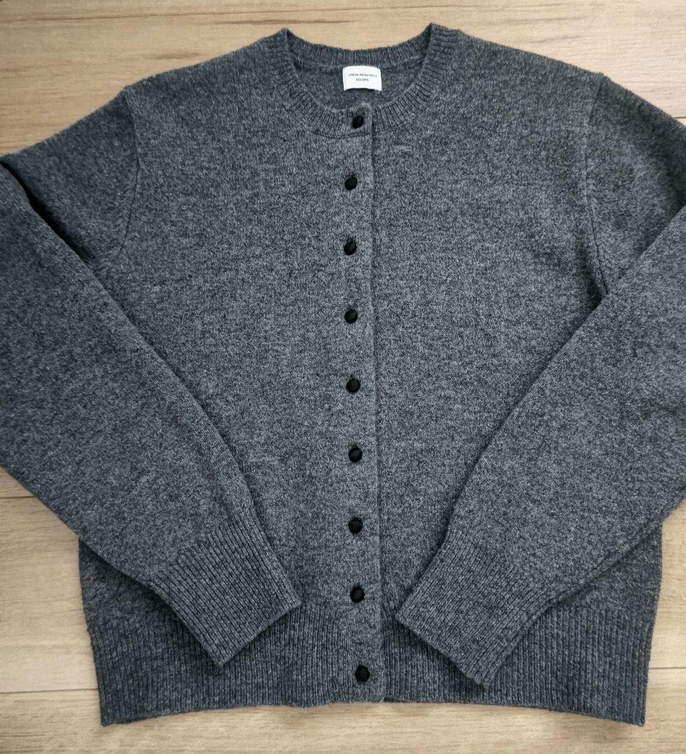 URBAN RESEARCH DOORS ウールサテン釦クルーネックカーディガン