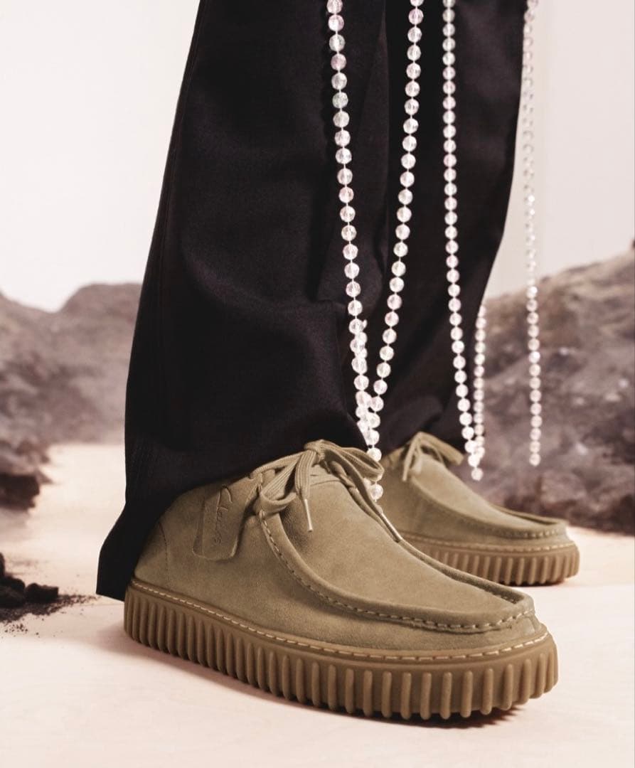 新品 Clarks Torhill Hi/トーヒルハイ (ダークサンドスエード)