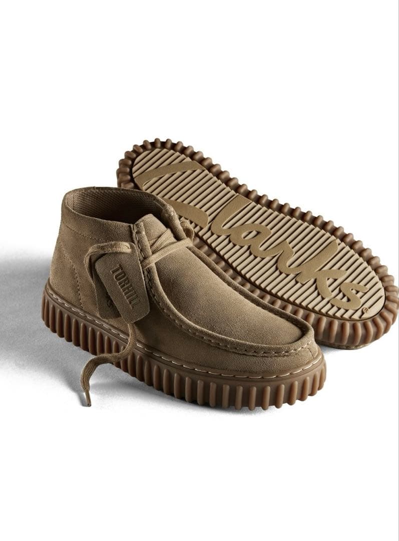 新品 Clarks Torhill Hi/トーヒルハイ (ダークサンドスエード)