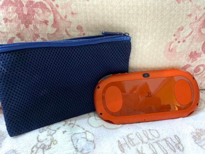Nintendo Switch PlayStation Vita PCH2000