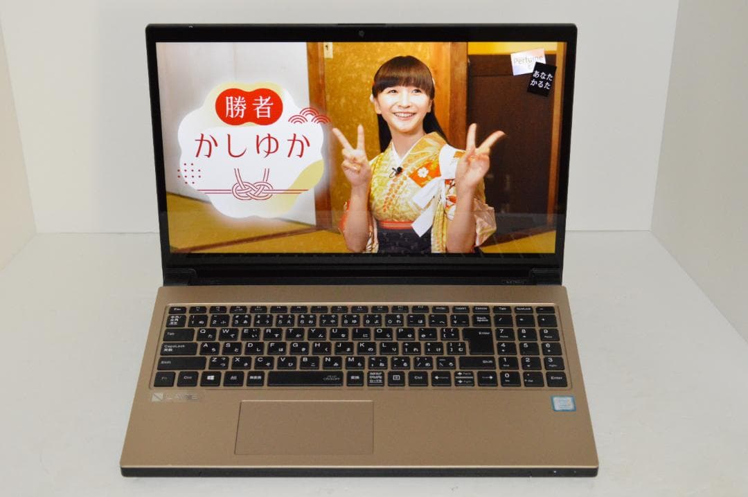 ゴールドLAVIE第8世代Corei7/32G/SSD1TBバッテリー良好
