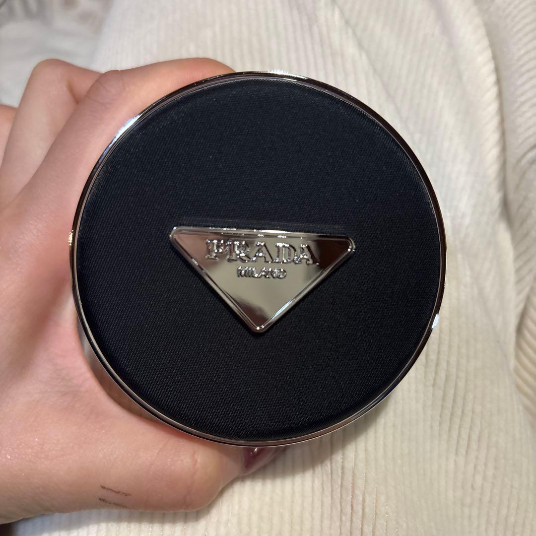 ファンデーション PRADA AUGMENTED SKIN LN10 12g