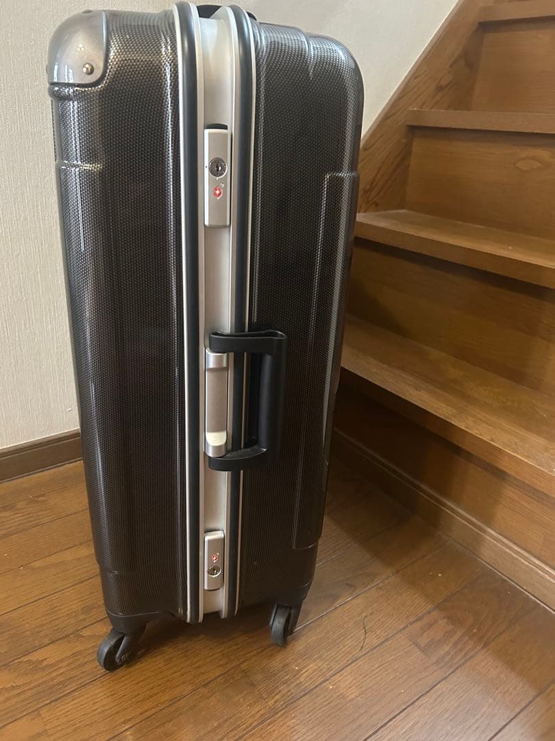 キャリーケース　ブラックブラウン系