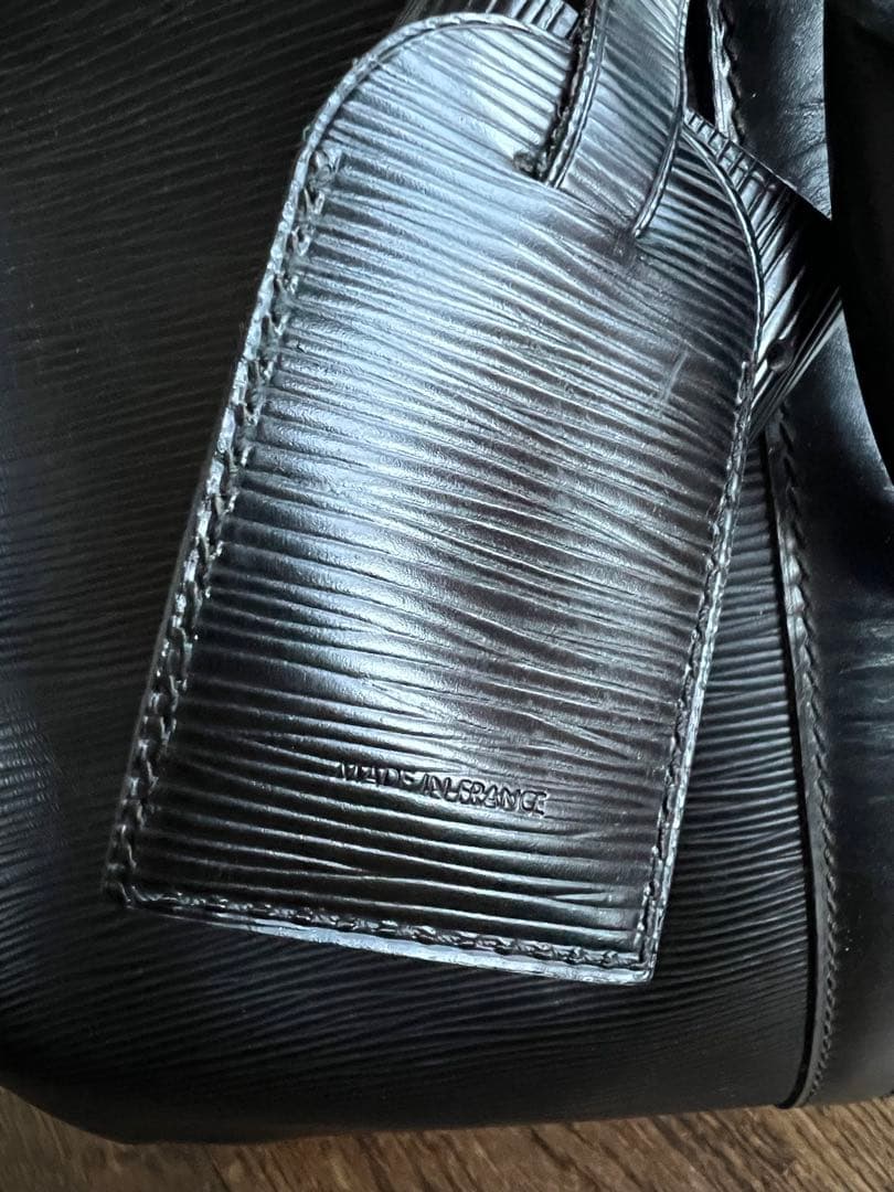 Louis Vuitton エピレザー ブラック ボストンバッグ