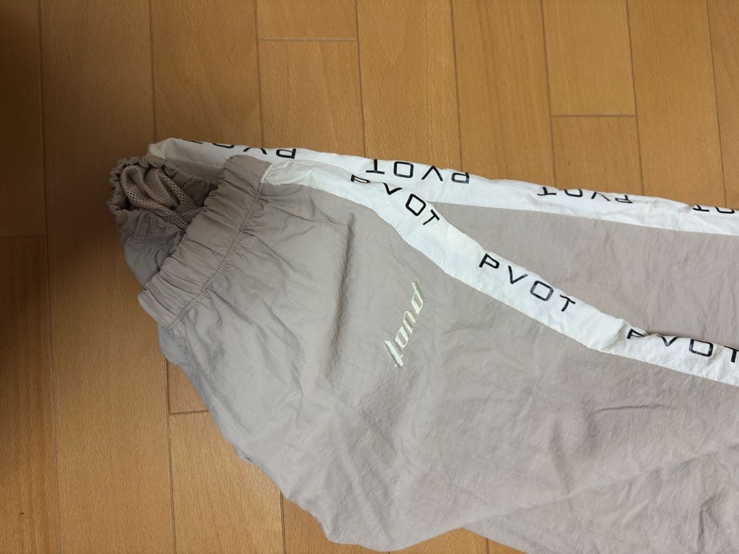 pvto ピボット　ナイロンパンツ
