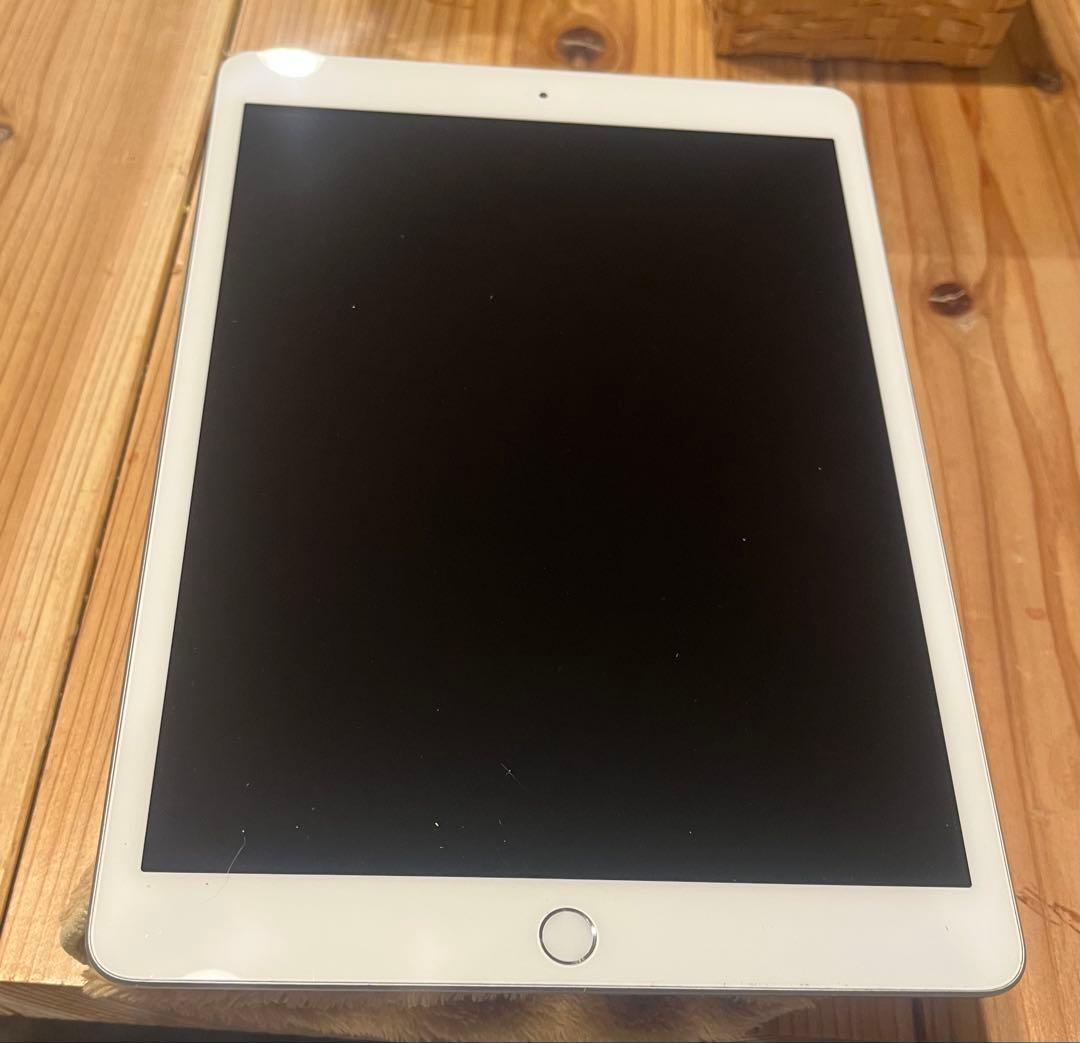 iPad第8世代32G【箱あり】ジャンク扱い・部品取りやサブ機に