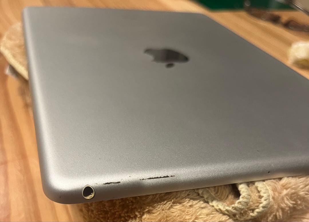 iPad第8世代32G【箱あり】ジャンク扱い・部品取りやサブ機に