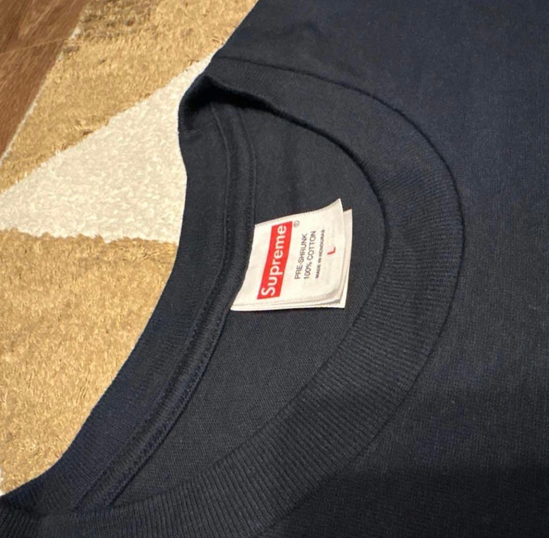 く*ん様 【限定品】SUPREME Crest Tee✨ シンプルながら高級感！