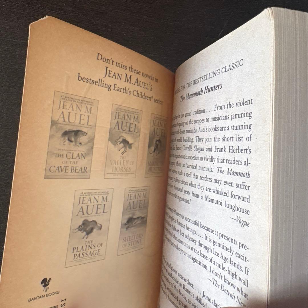 洋書 The Mammoth Hunters Jean M. Auel