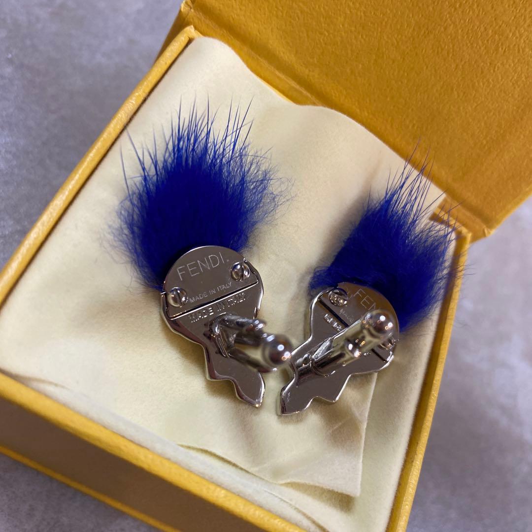 FENDI カールラガーフェルド　ミンクカフス