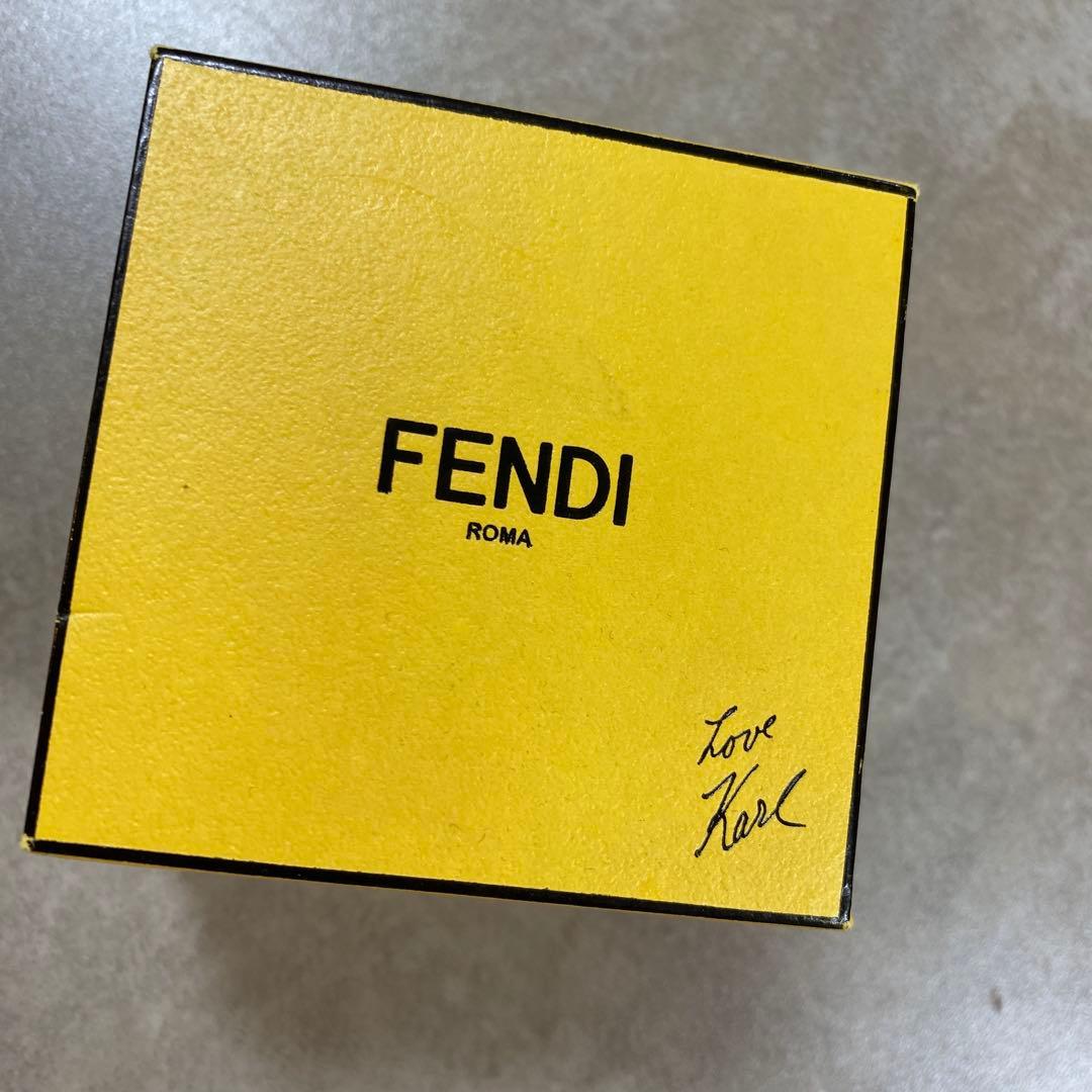 FENDI カールラガーフェルド　ミンクカフス