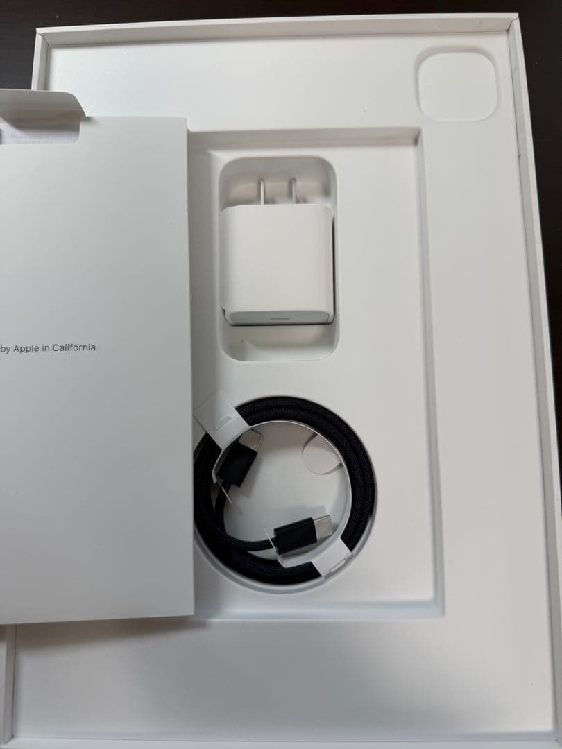 ほぼ新品バッテリー100%iPad Pro11インチ M4 256GB wifi