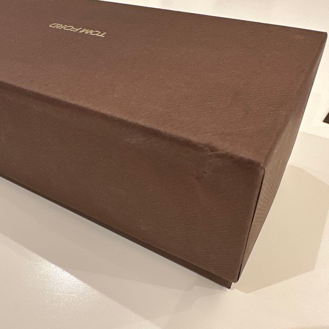 YOU.　TOM FORD ブラック　サングラス　TF539