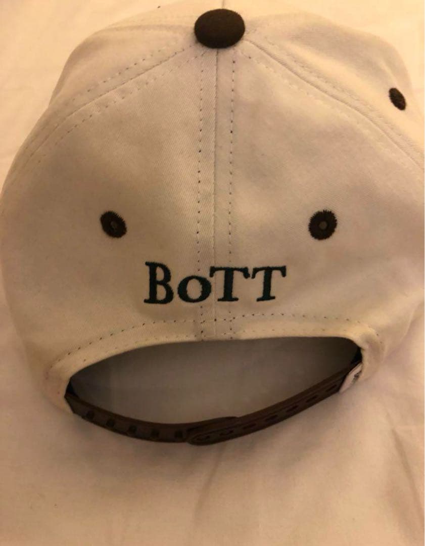 パ*カ様 Bott キャップ