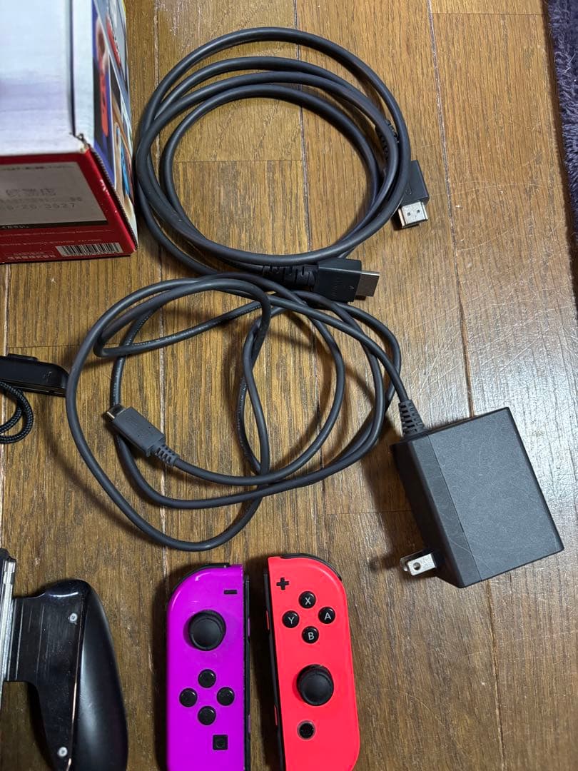 Nintendo Switch ネオンレッド/パープル 本体