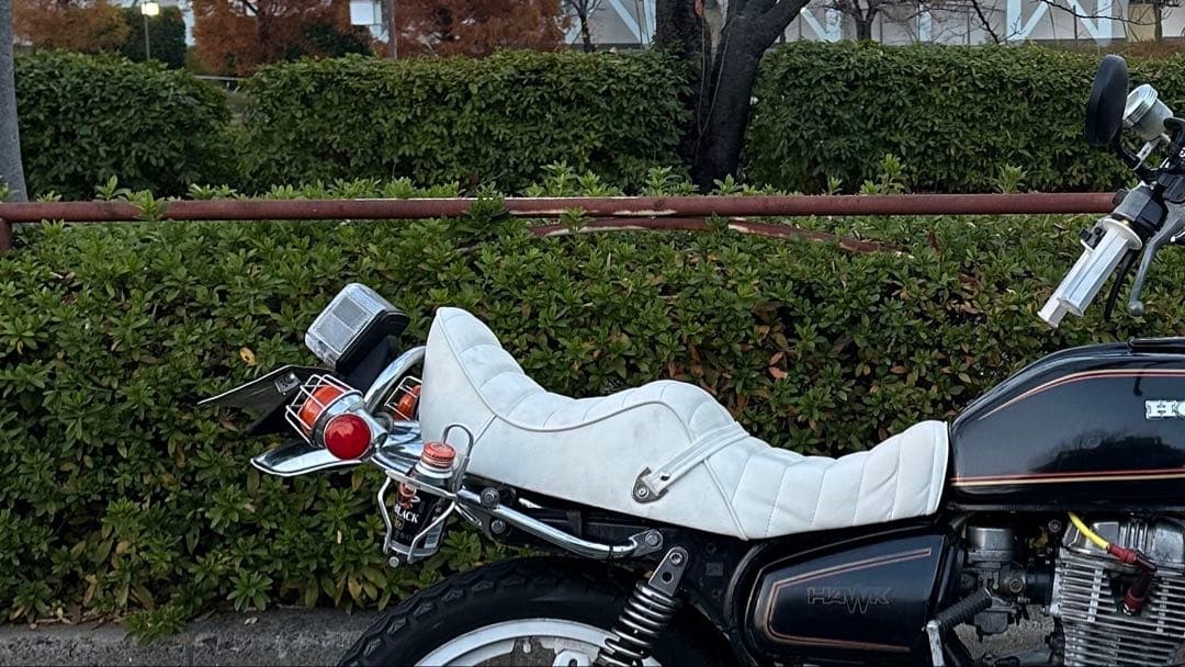 cb250t 400t 角タンク用チョビ三　白レザー　シート