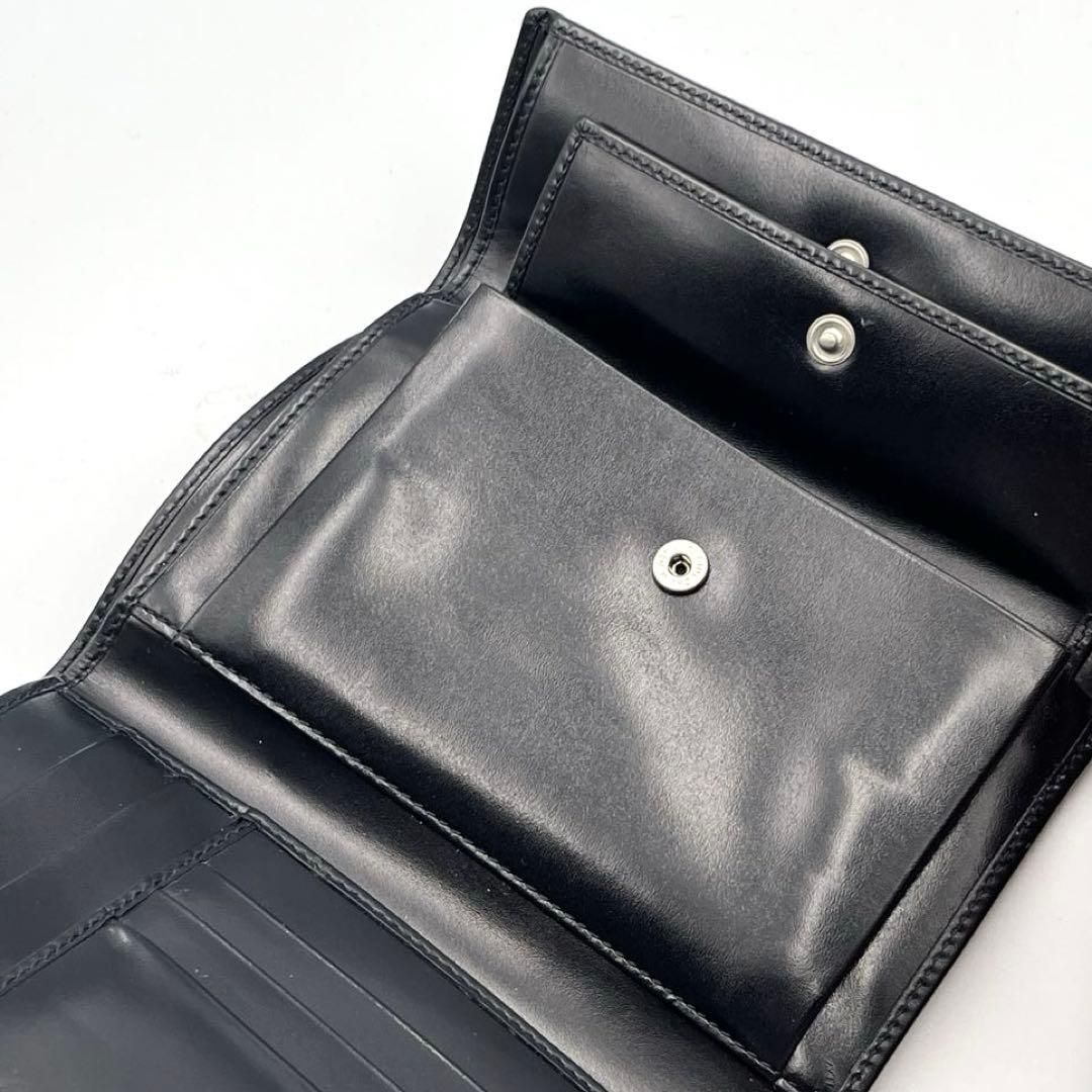 未使用級✨希少✨パテントレザー　三つ折り　PRADA プラダ　財布　コンパクト