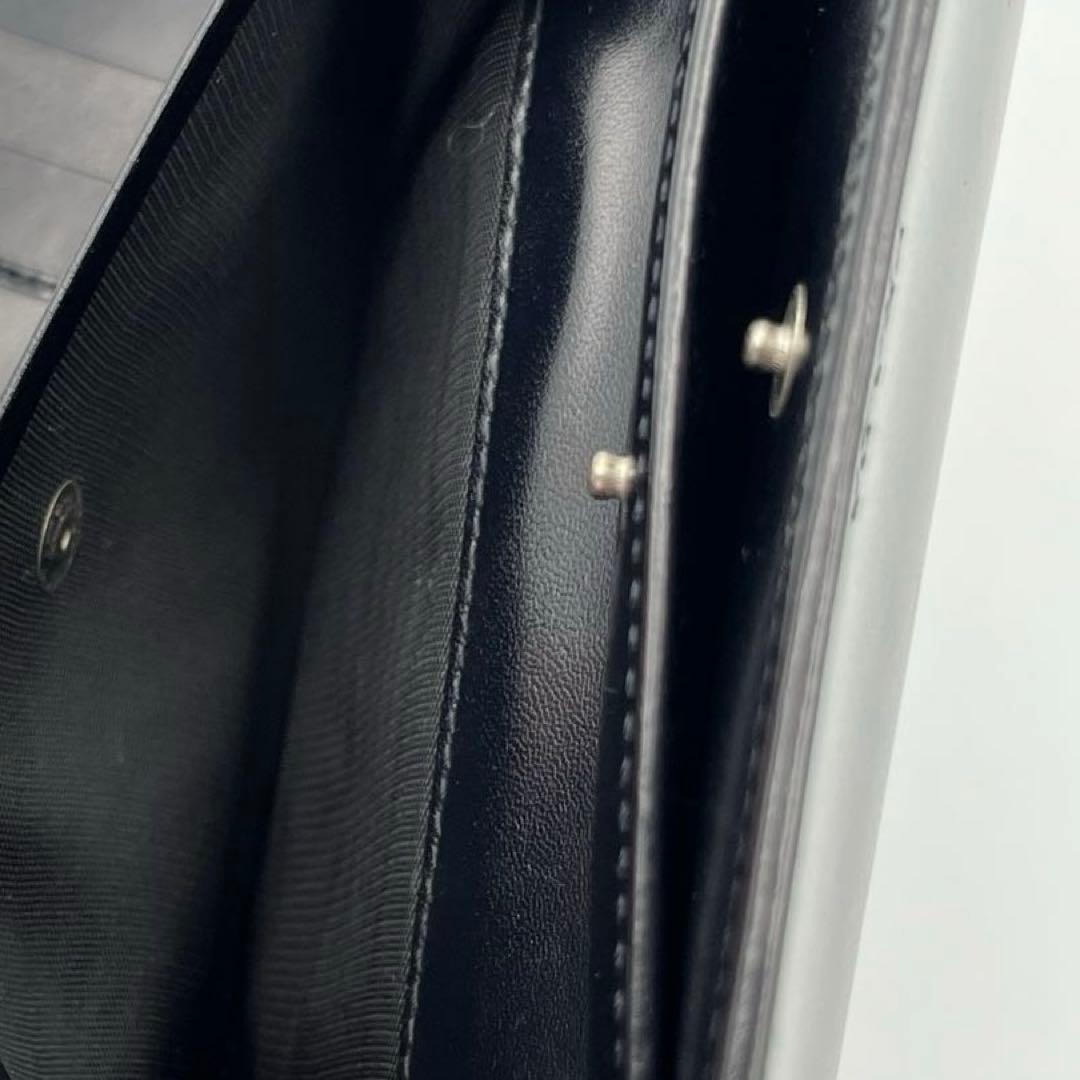 未使用級✨希少✨パテントレザー　三つ折り　PRADA プラダ　財布　コンパクト