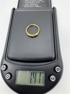美品/日本製K18ゴールド ツイストデザイン リング11号 1.41g