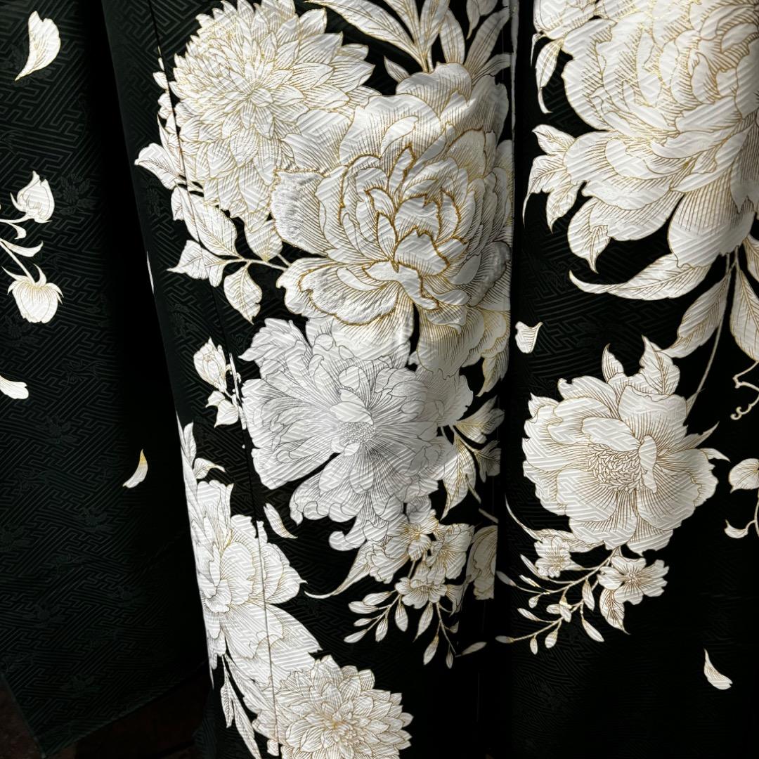 【深緑色】新品　未仕立て　大柄　地紋　金駒刺繍　逸品　振袖　フルセット 振り袖