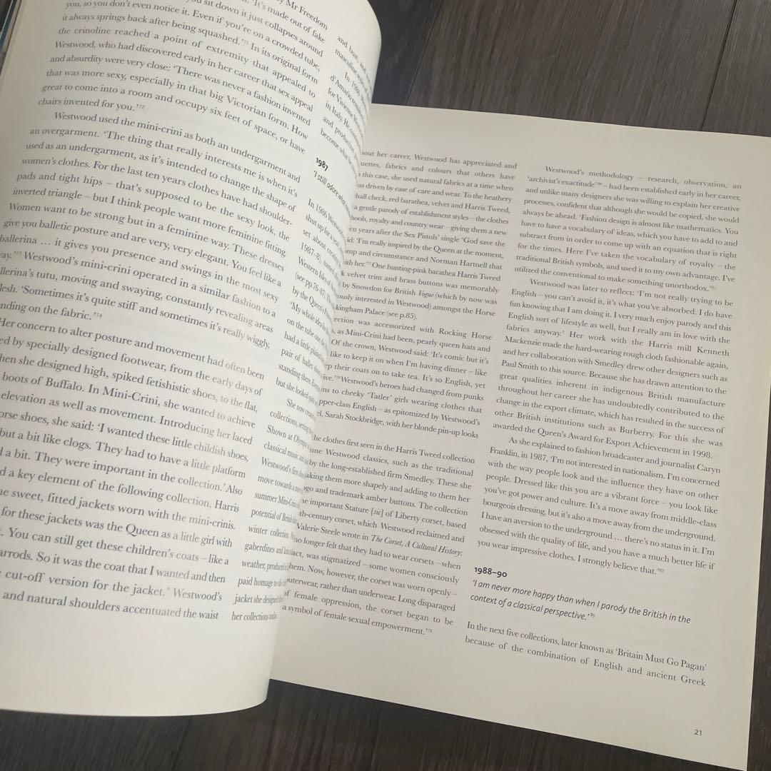 Vivienne Westwood 洋書　本