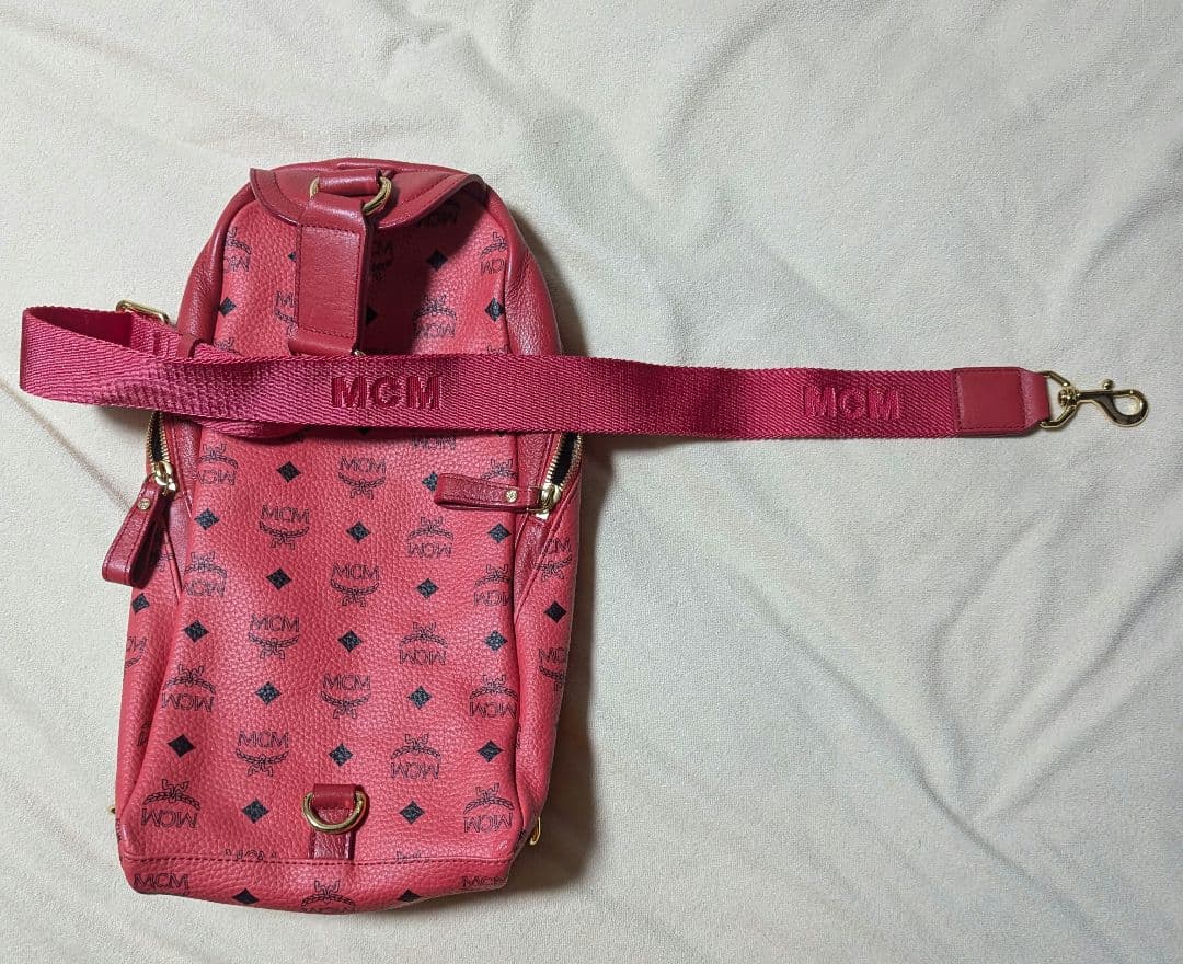 MCM SLING MED STARK　ボディバッグ　ピンク