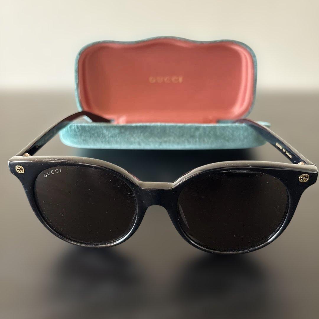 値下げしました❗️GUCCI ❗️ブラック サングラス　紫外線対策