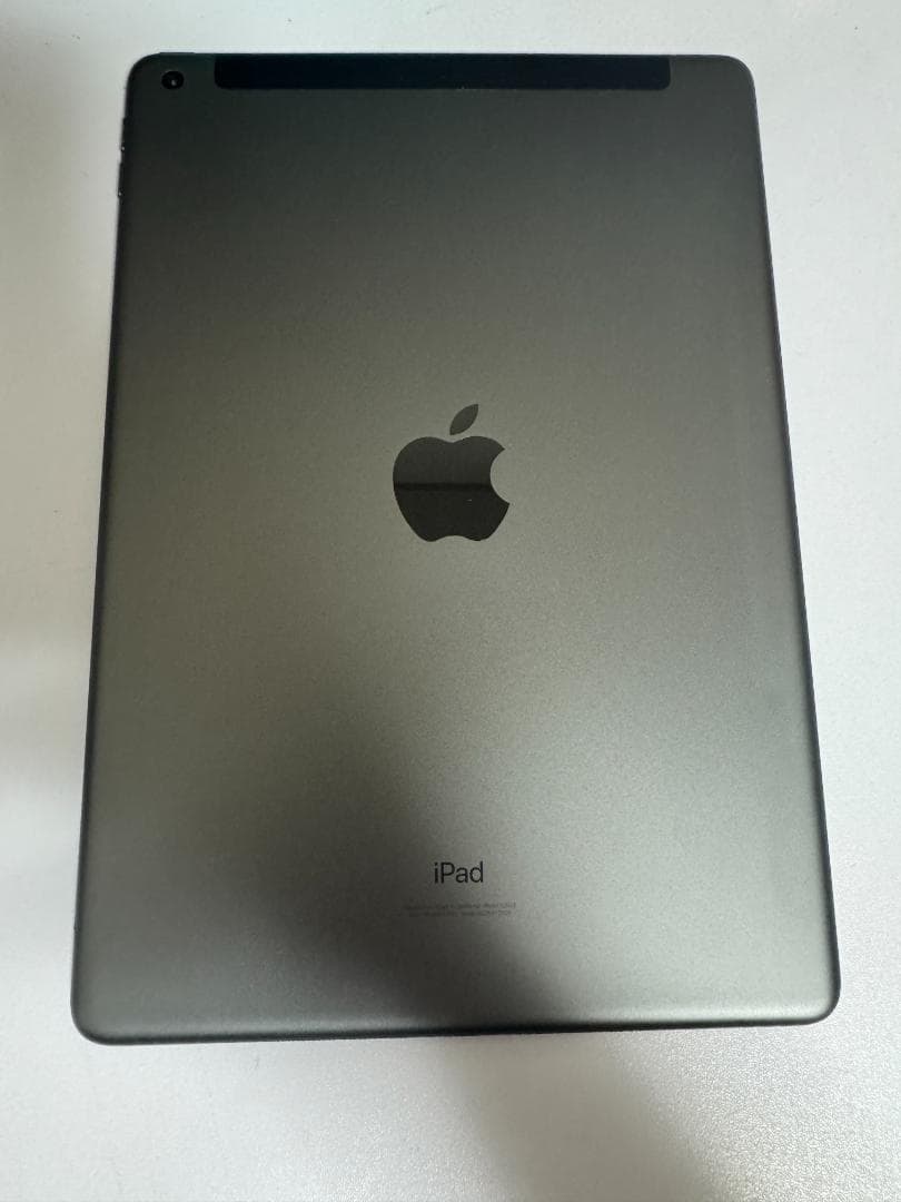 iPad第9世代 Wi-Fi + Cellula　モデル64GB