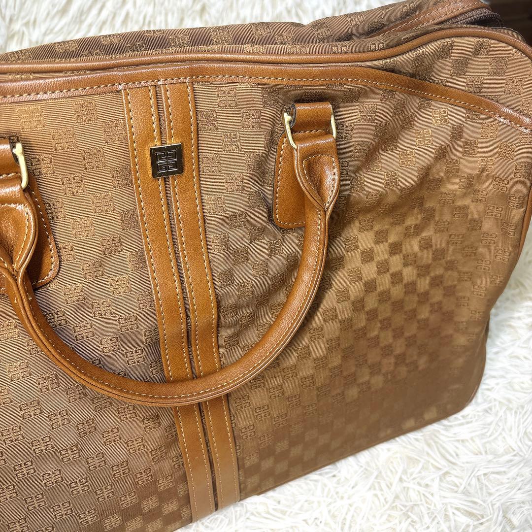 みみさん GIVENCHY ボストンバッグ ハンドバッグ 総柄 ロゴ 金具