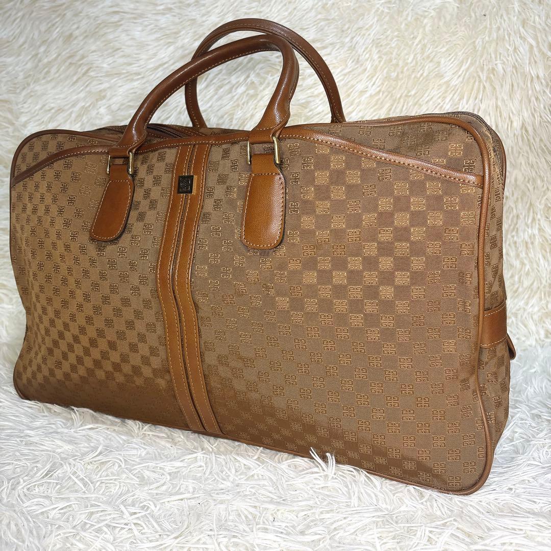 みみさん GIVENCHY ボストンバッグ ハンドバッグ 総柄 ロゴ 金具