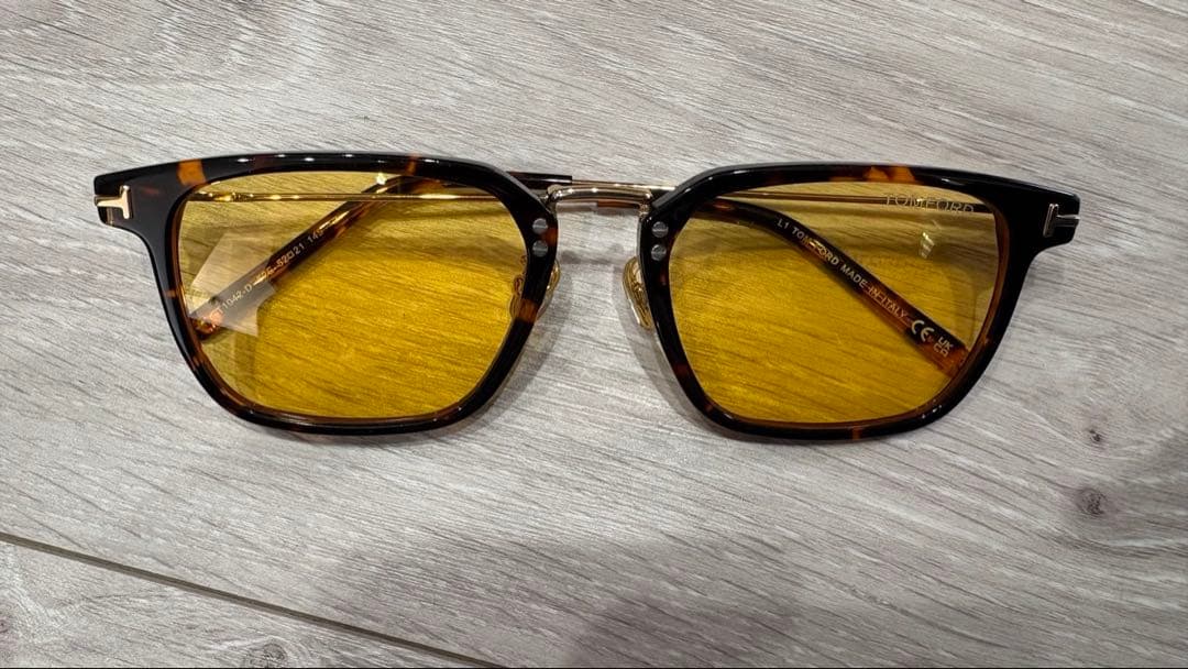 トムフォード　Tom Ford 1042 イエローレンズ　サングラス
