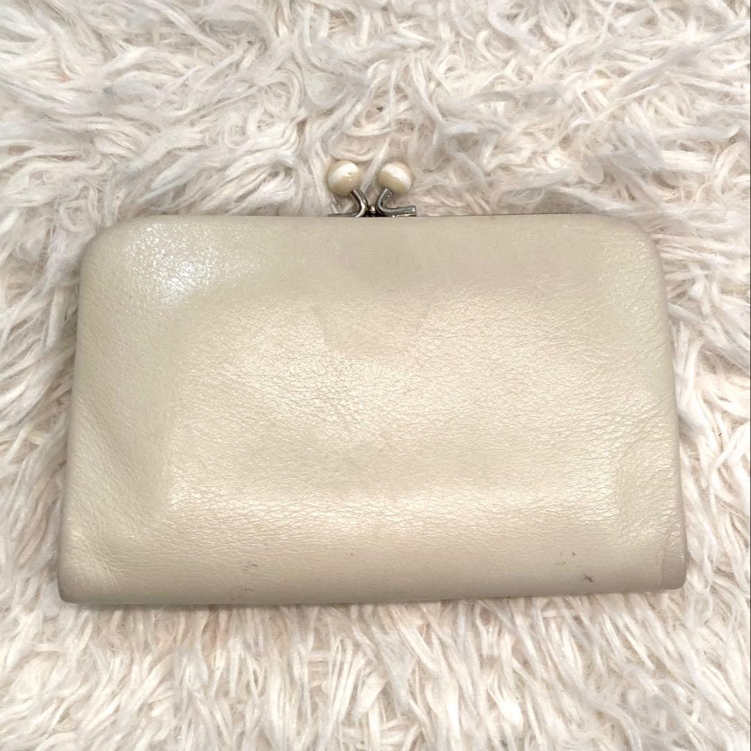 【美品】agnes b. レザー　がま口　二つ折り財布　ベージュ