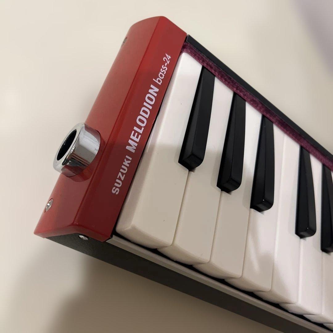 SUZUKI メロディオン bossa-24 レッド