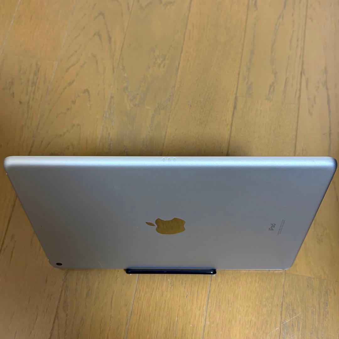 Apple iPad 10.2インチ第9世代 シルバー バッテリー98%