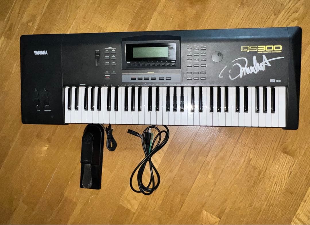 Yamaha QS300 シンセサイザー サイン入り浅倉大介