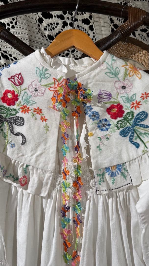 Antique刺繍入りつけ襟