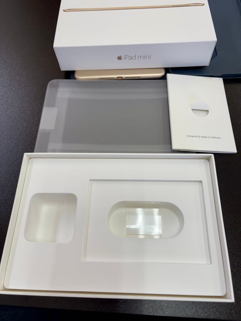Apple iPad mini 第4世代　64GB　WiFi+Cellular