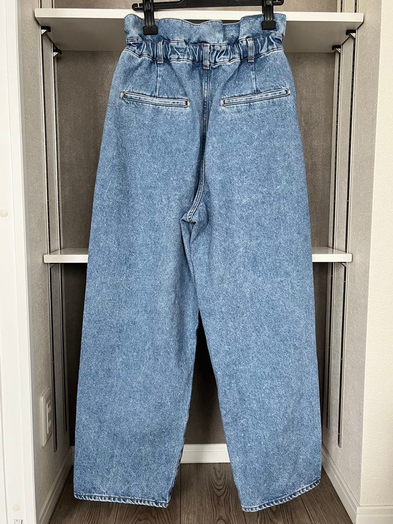 anuke ウエストタックデニム　ブルー　ジーンズ　パンツ　ゆったりウエストゴム
