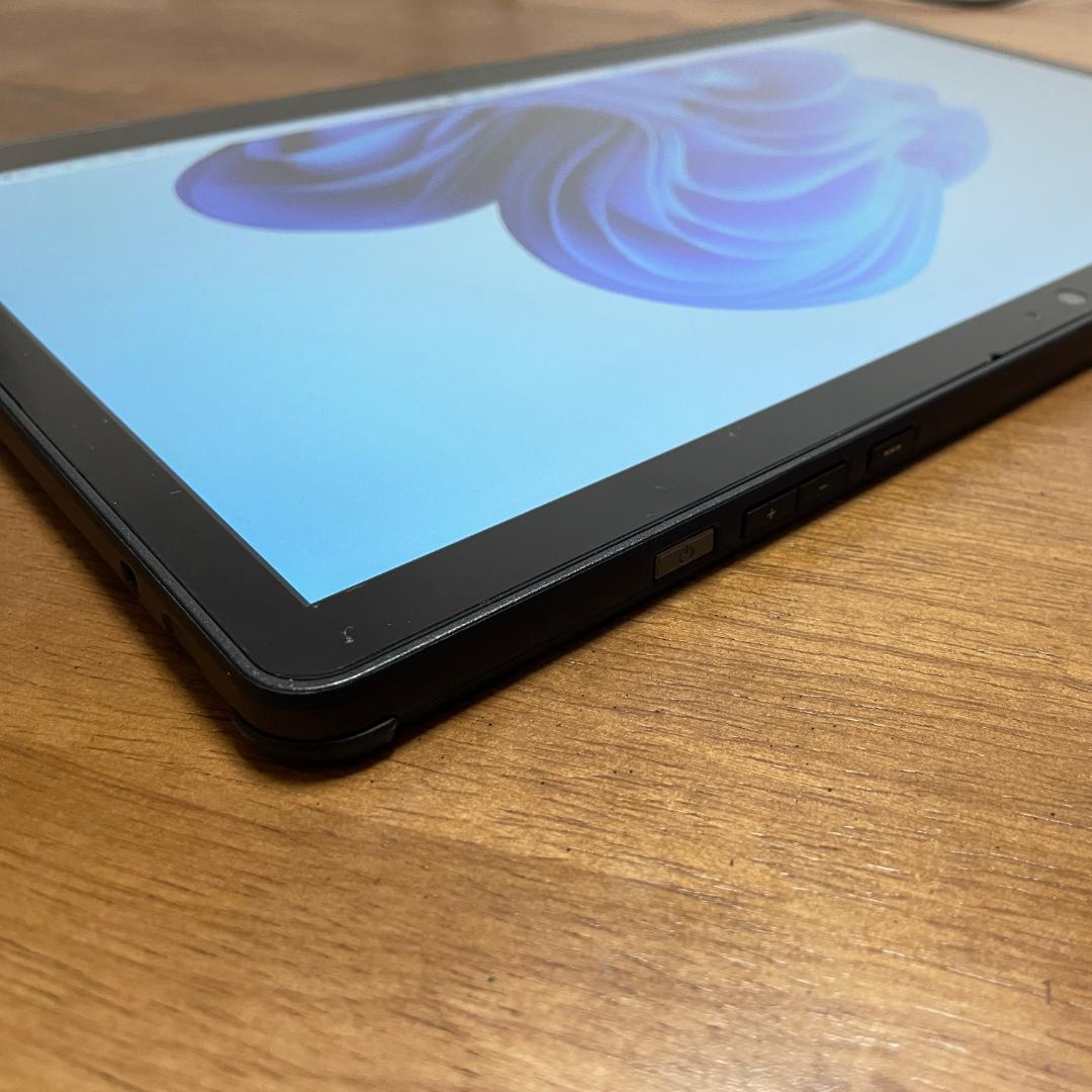 大画面13.3インチ 富士通タブレット 軽量 Corei3第10世代 カメラ付き