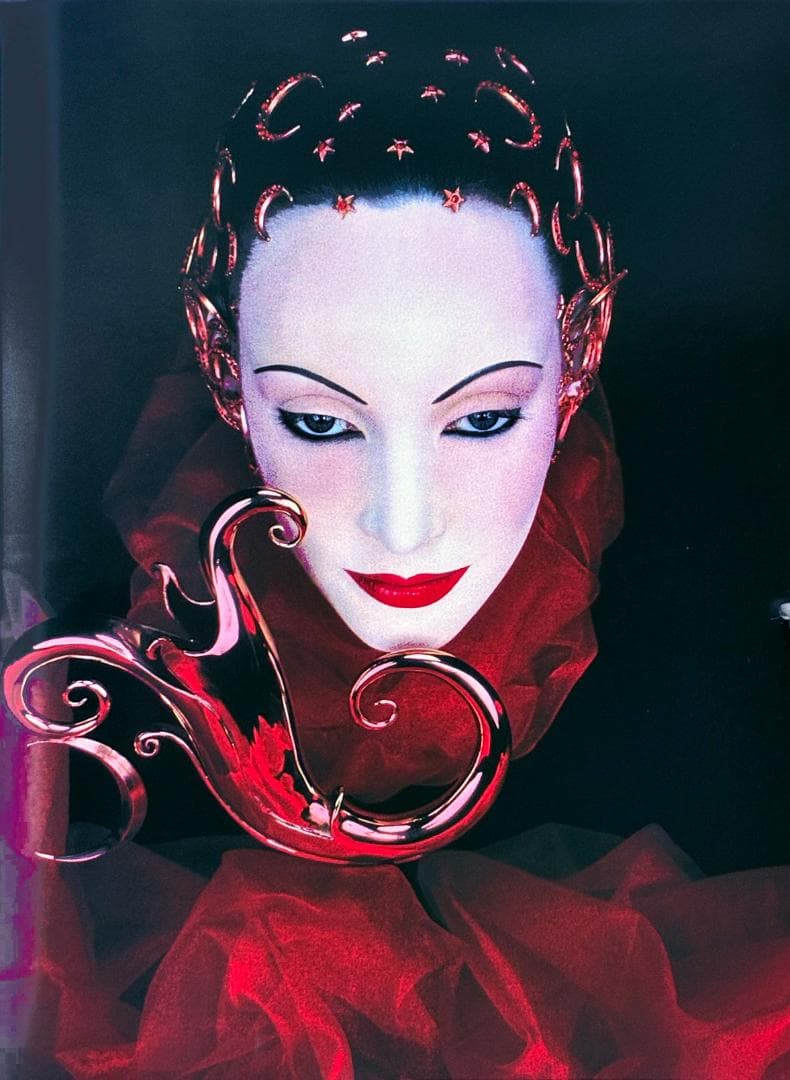 「セルジュ・ルタンス（Serge Lutens）」豪華写真集・箱入り