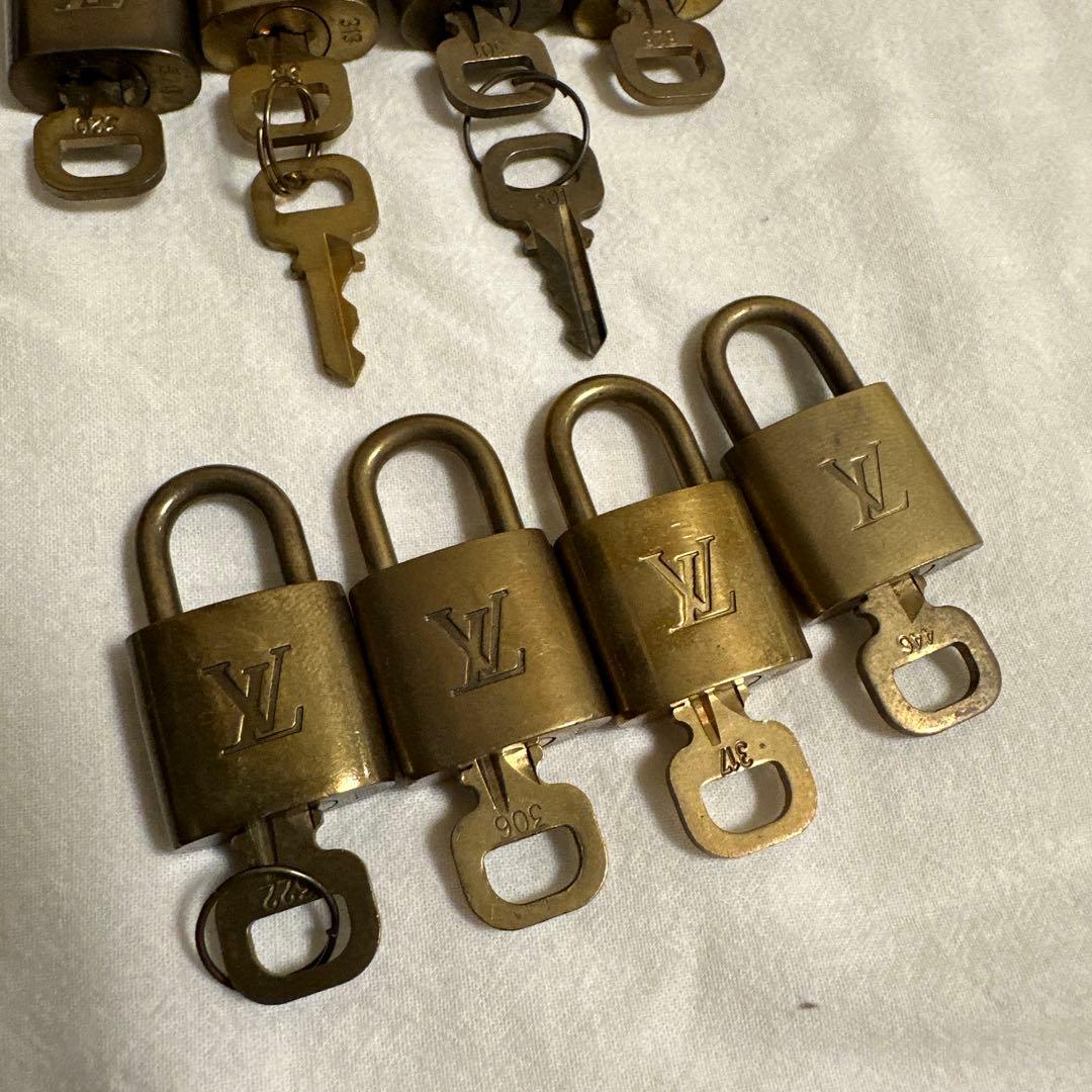 Louis Vuitton 南京錠 8個セット