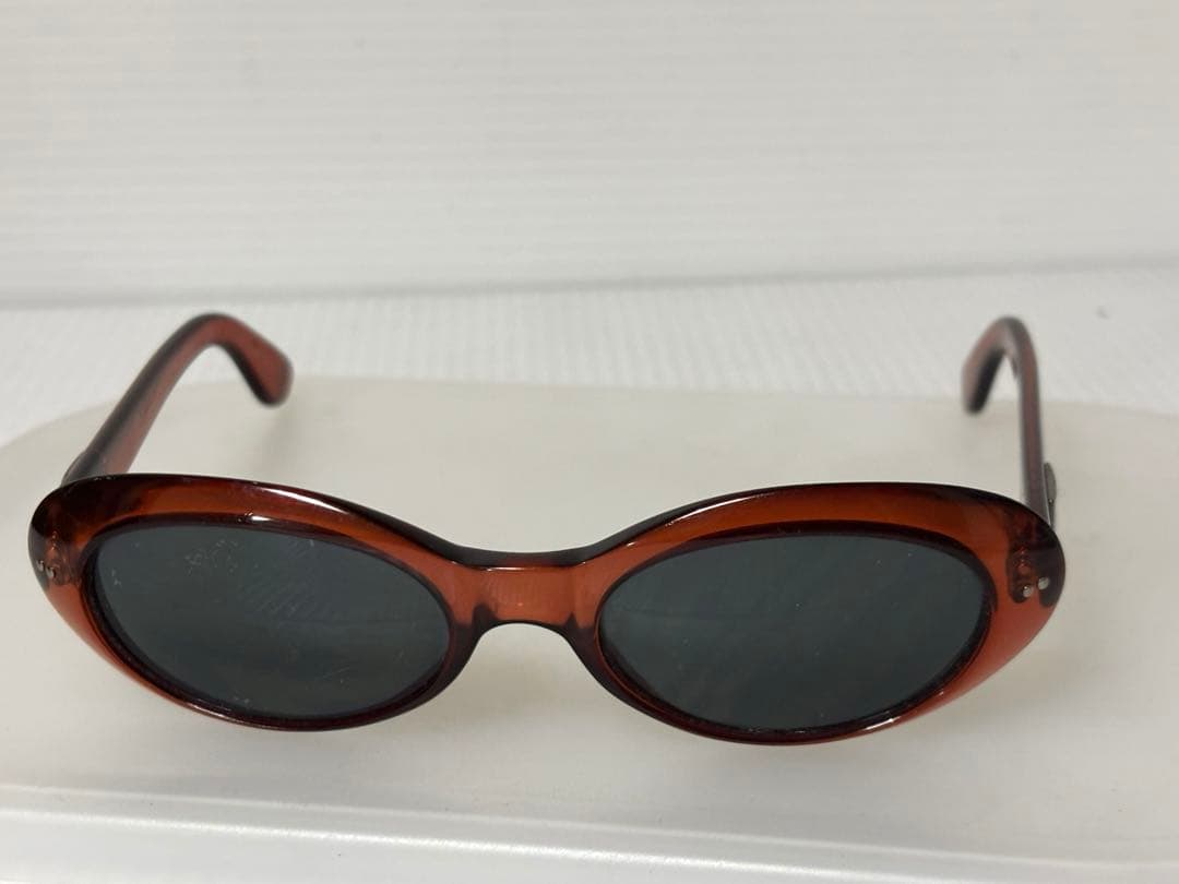 GUCCIグッチ　ブラウンオーバルサングラス Gロゴ