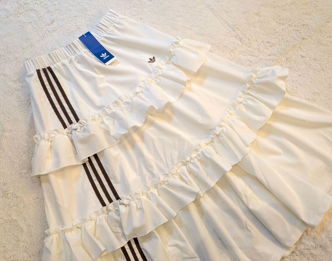韓国adidas 日本未発売フリルスカート ストライプ ホワイト　レア　M