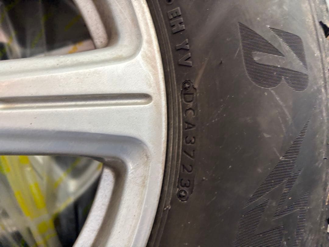 【お肉さん専用4/4】 BLIZZAK DM-V3 215/70R16 100Q