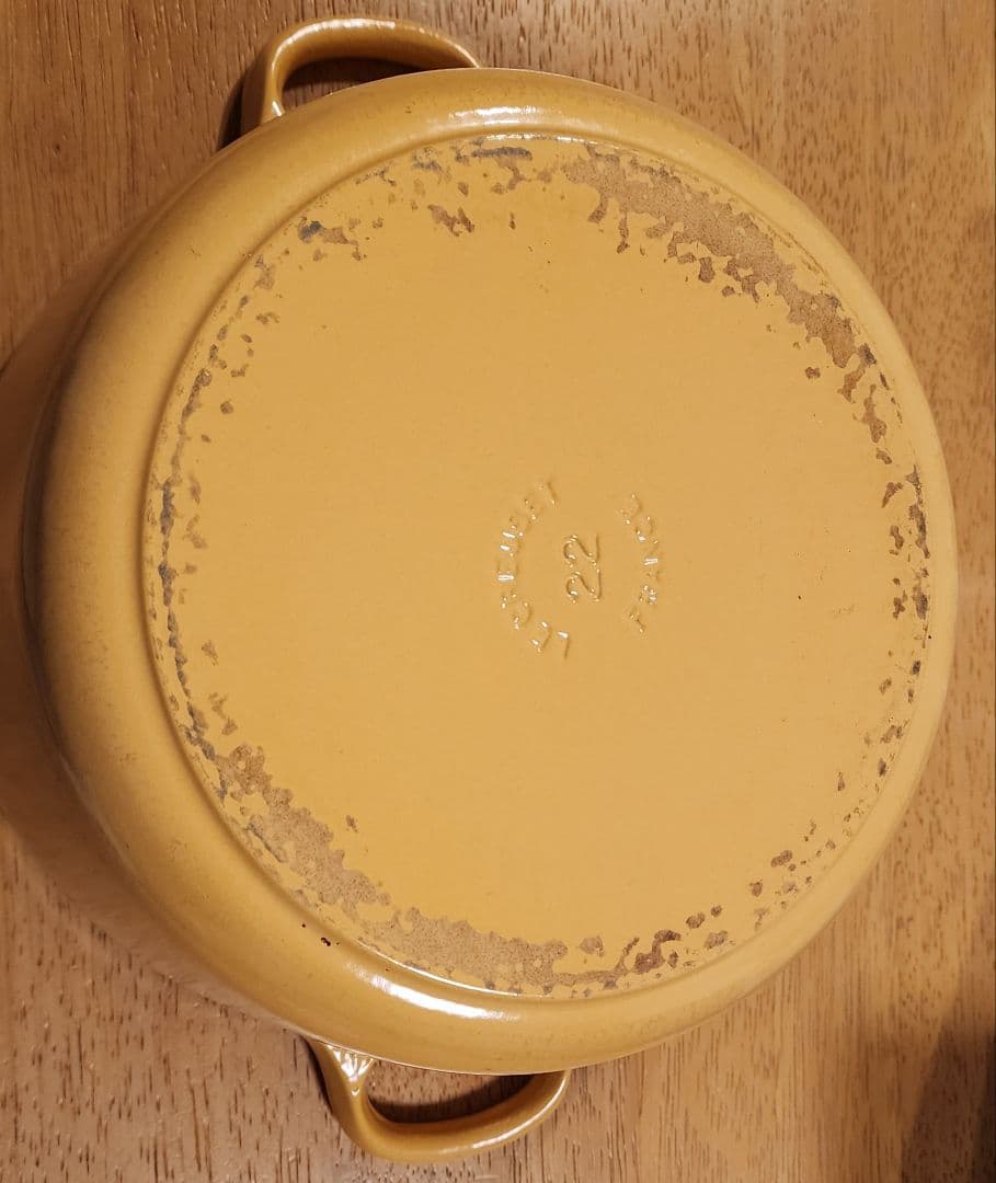 LE CREUSET　ル・クルーゼ　ココット・ロンド　イエロー 22cm