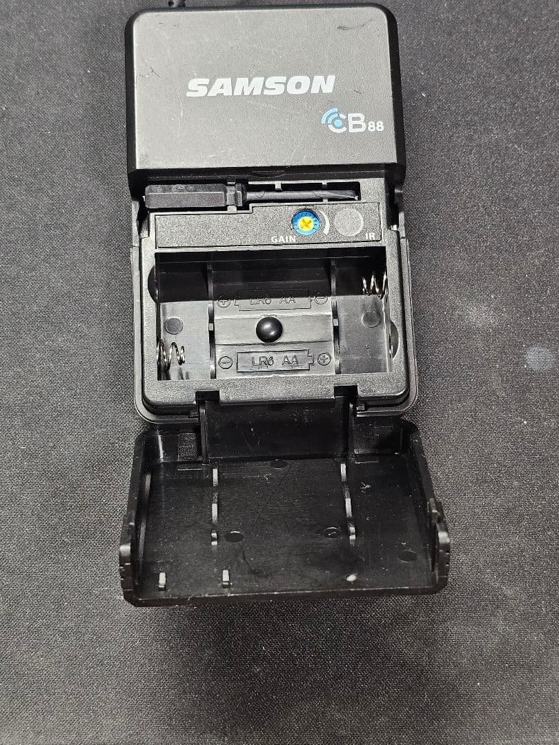 SAMSON CR88 UHFワイヤレスシステム／ワイヤレスマイク