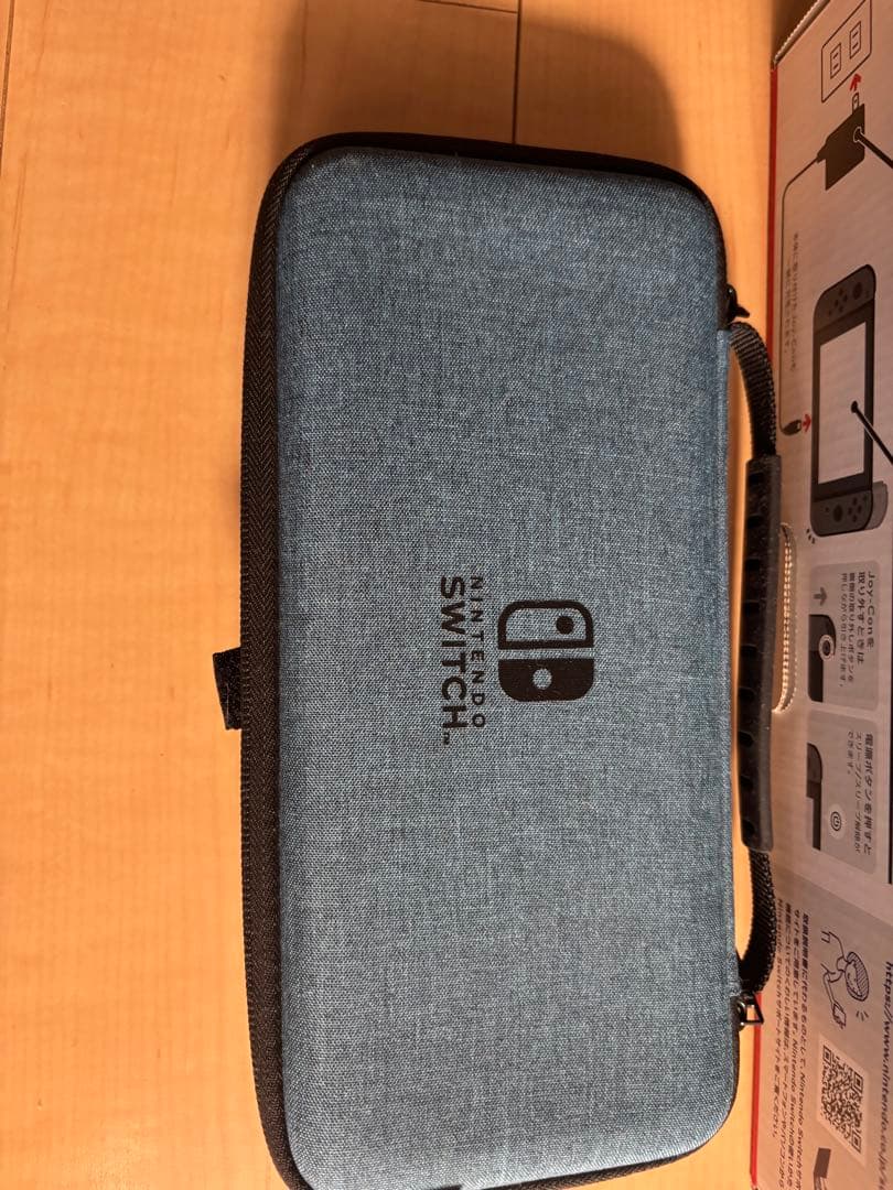 Nintendo Switch 本体と付属品 Switch用ケース付き