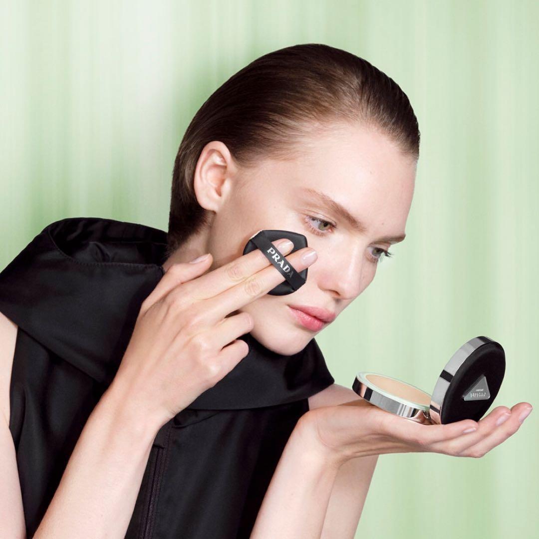 PRADA リヴィール メッシュクッションファンデ LN10 ライトニュートラル