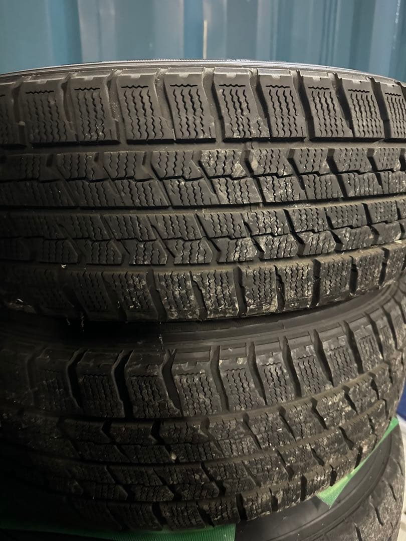 プリウスα スタッドレスタイヤ 205/60R16
