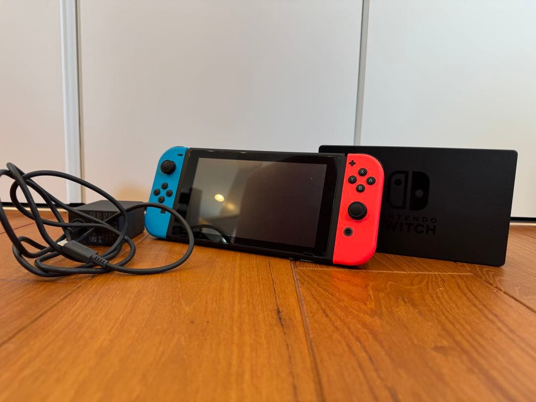 Nintendo Switch 本体 青と赤 Joy-Con 付